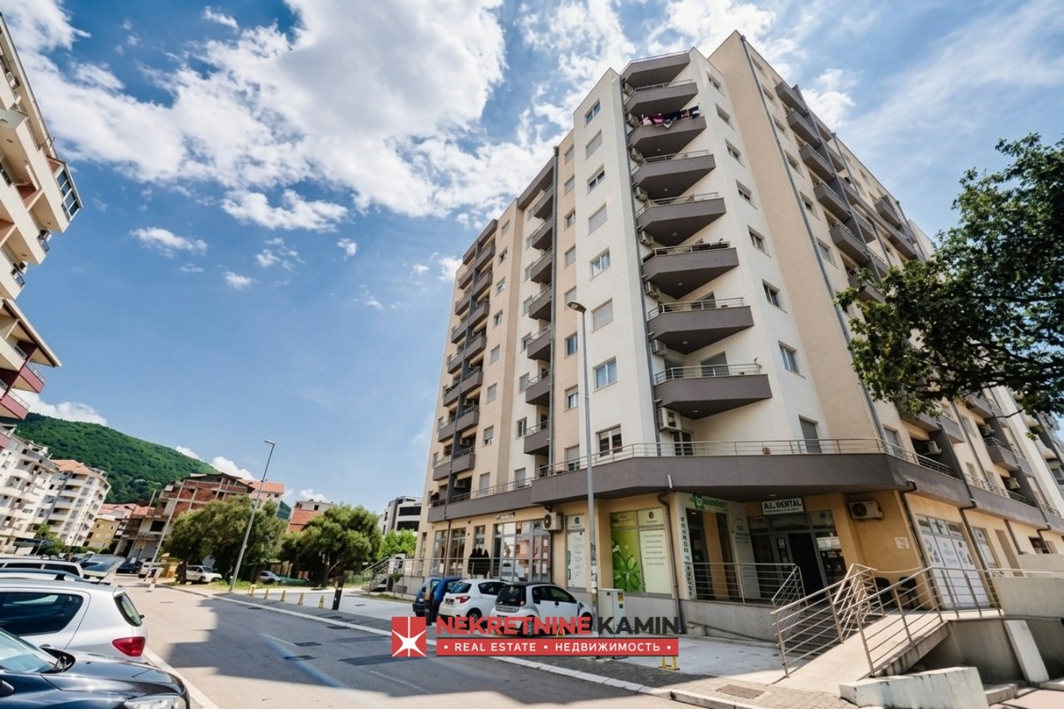 Prodaje se garaža na atraktivnoj lokaciji, Rozino, Budva